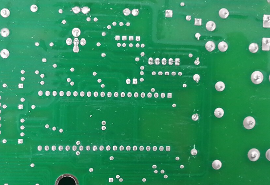 检测PCB的焊盘的焊接质量，检测焊接后的芯片余高是否超出规范。